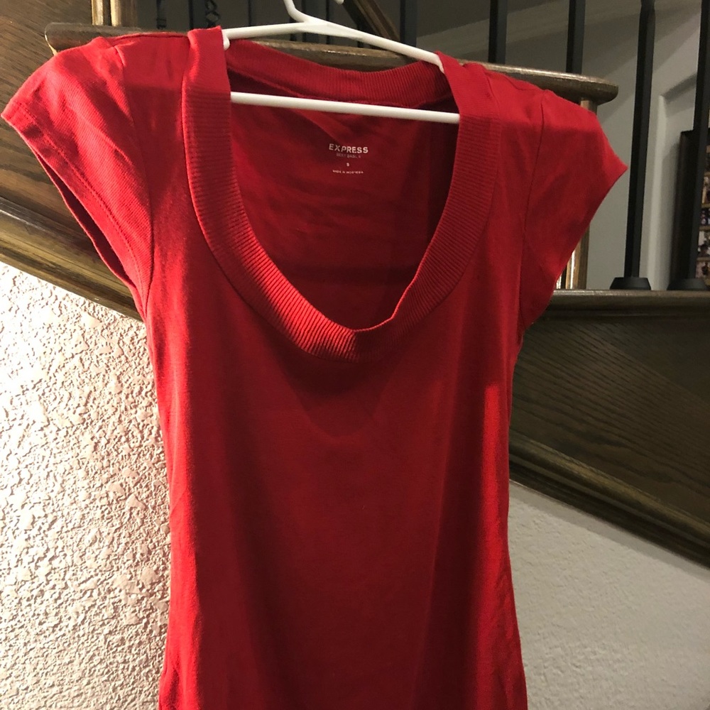 Scoop neck tee